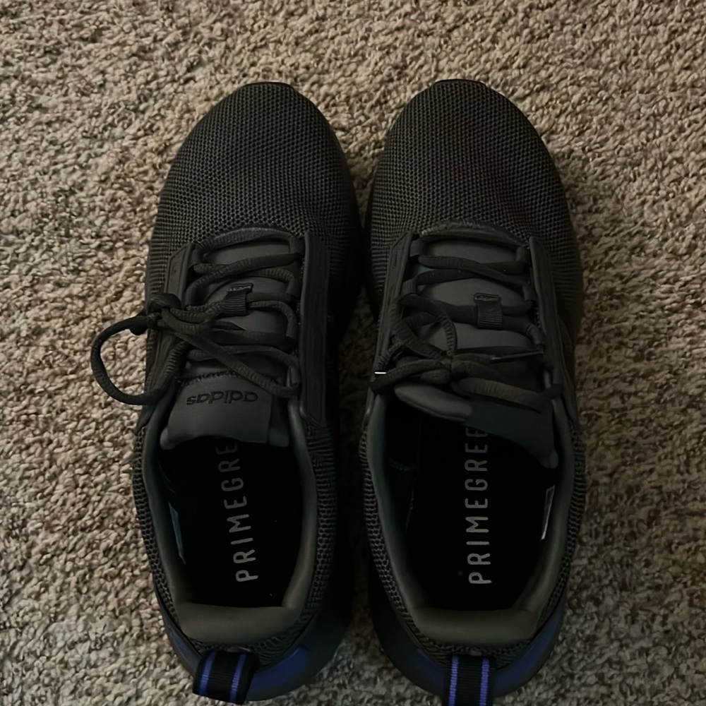 Adidas men’s tennis shoes